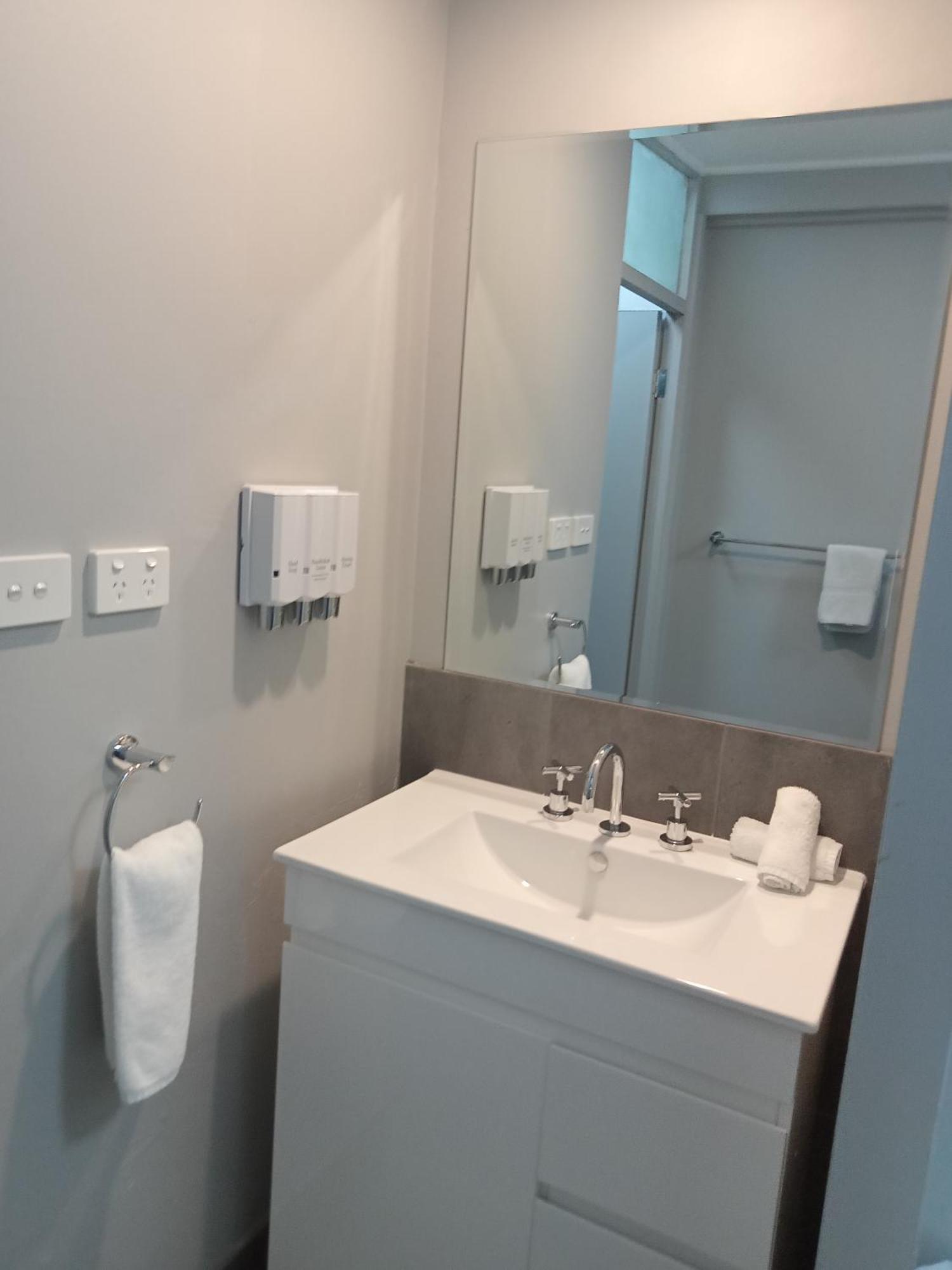 וולונגונג Solomon Inn Motel Figtree מראה חיצוני תמונה